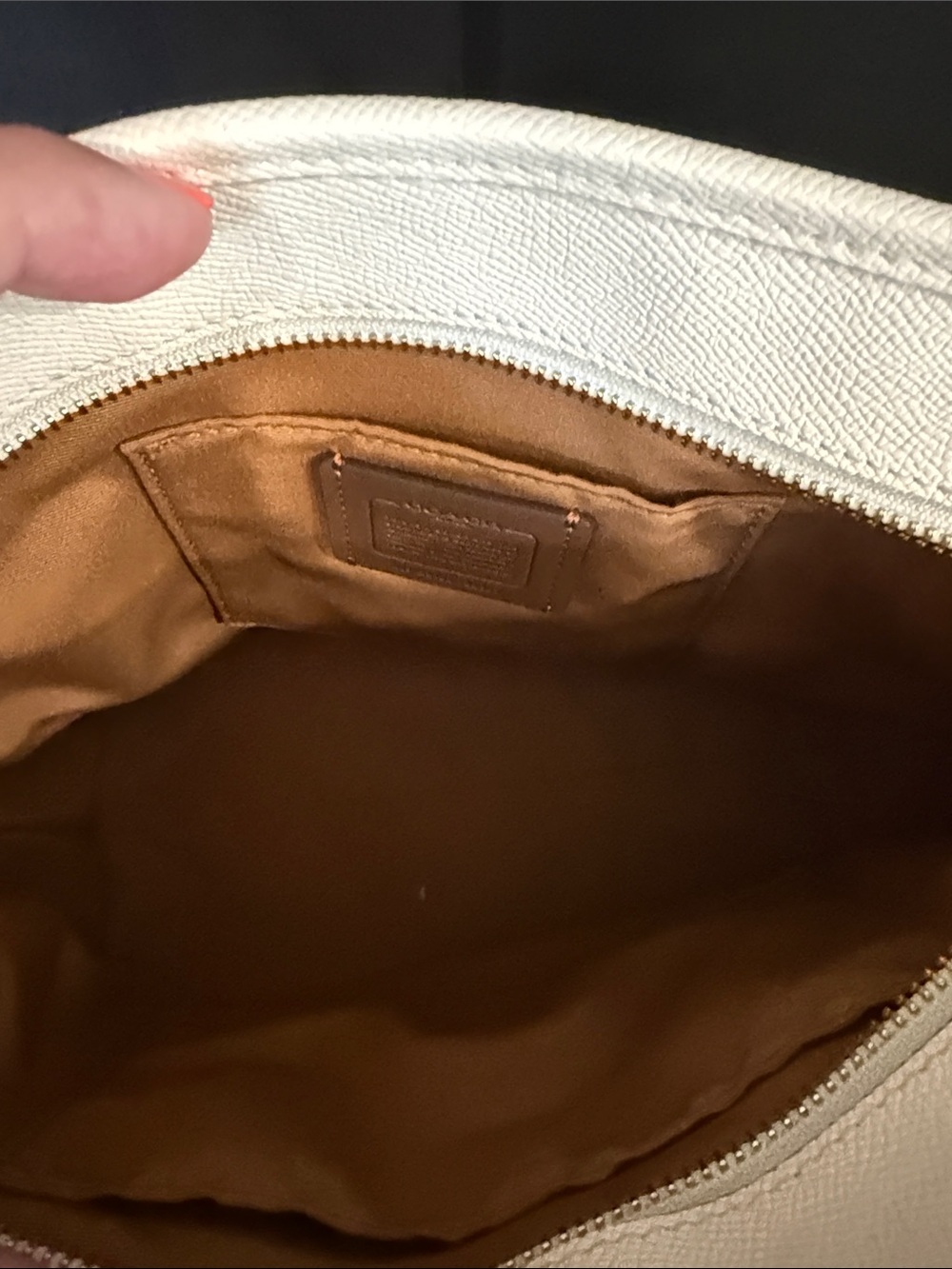 Coach Cream/White Leather purse with Gold Hardware - Picture 3 of 6